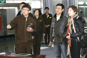 渣打银行华北区行政总裁张晓蕾考察1号娱乐科技2