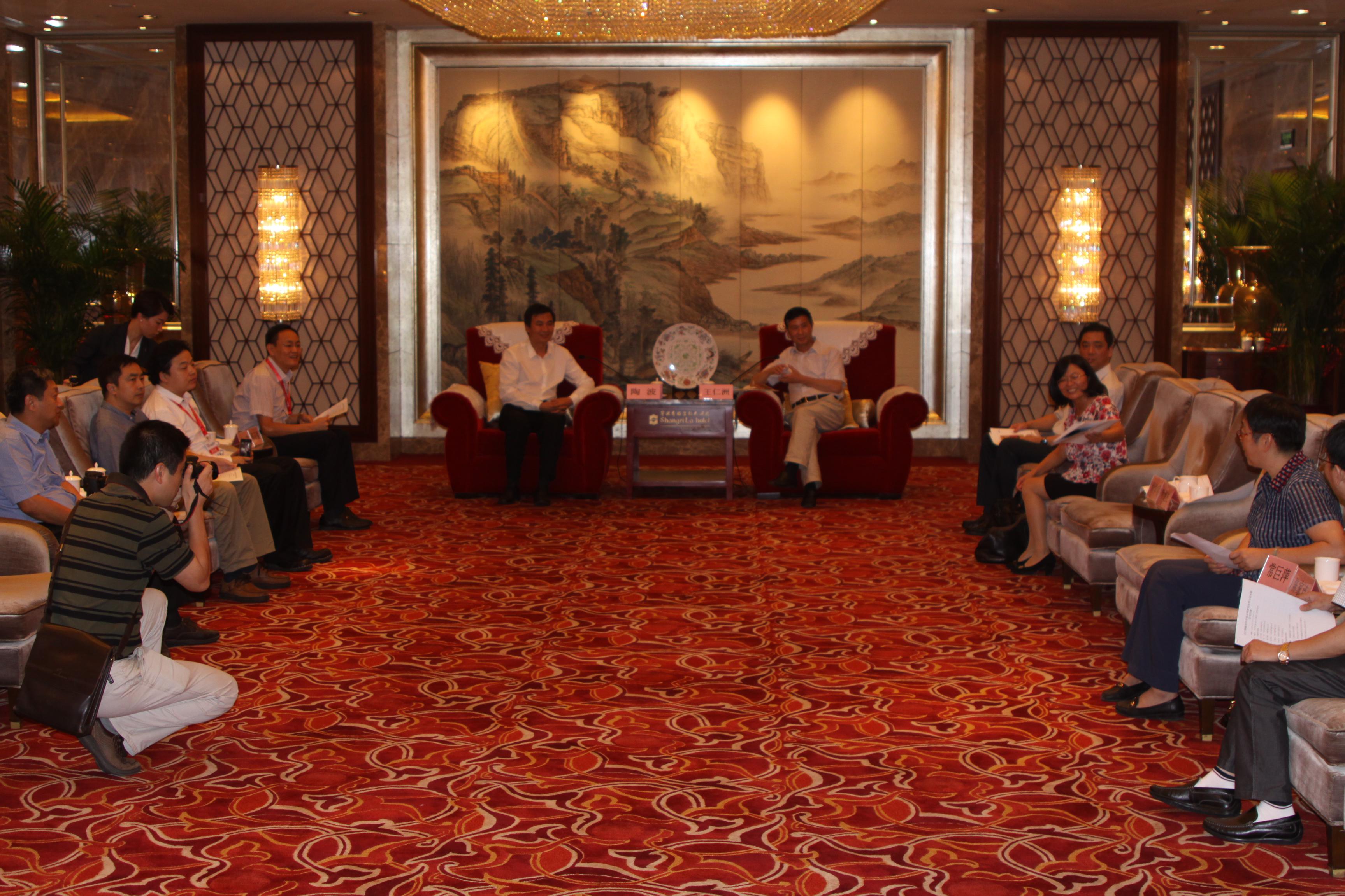 宁波市副市长王仁洲会见陶波博士3