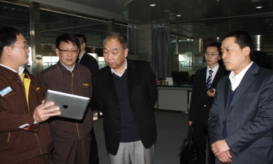 3月21日，北京中兴恒和卫星应用科技股份有限公司董事局主席王岩（中）一行，莅临1号娱乐科技参观访问