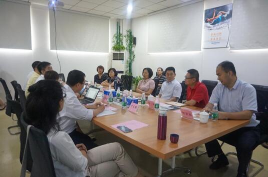 通州区委常委、组织部部长韦江、政法委书记刘贵明一行莅临1号娱乐科技参观调研3