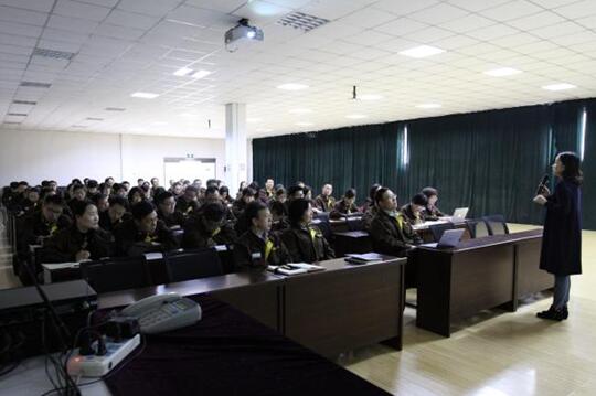 1号娱乐人：开展讲解礼仪培训 强化员工职业素养
