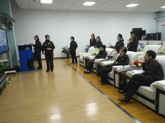 1号娱乐人：开展讲解礼仪培训 强化员工职业素养