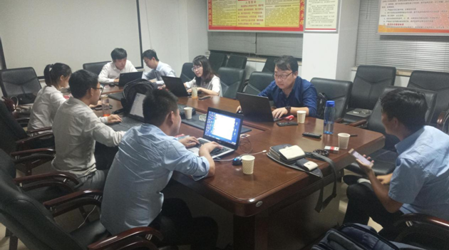 1号娱乐人：十小时一千公里“刘总舵主”的团队有点帅