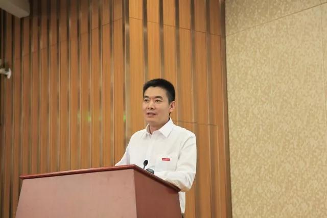 华中科技大学校友总会：校友李玮：志存高远 路在脚下